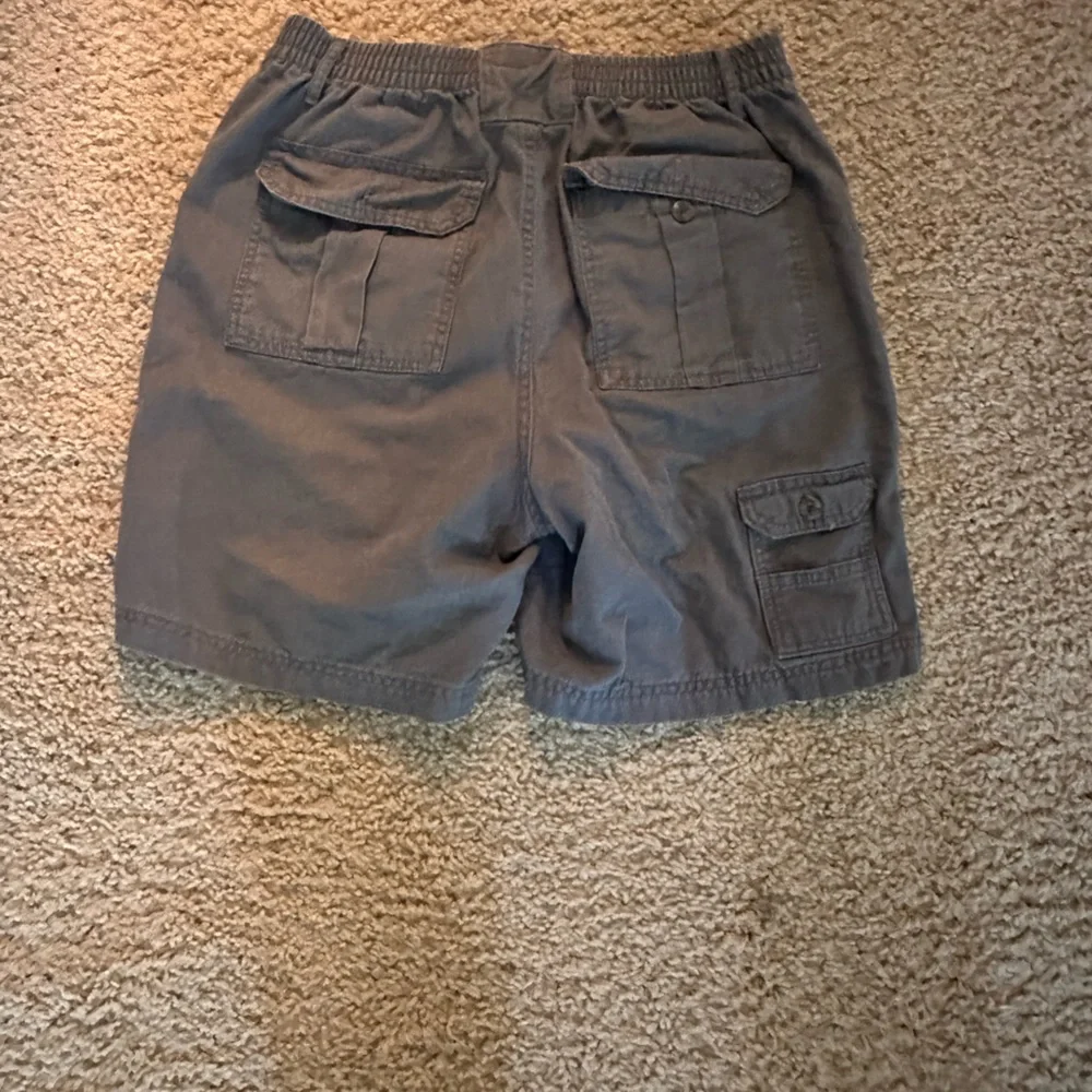 Grey - Picture 2 of 3